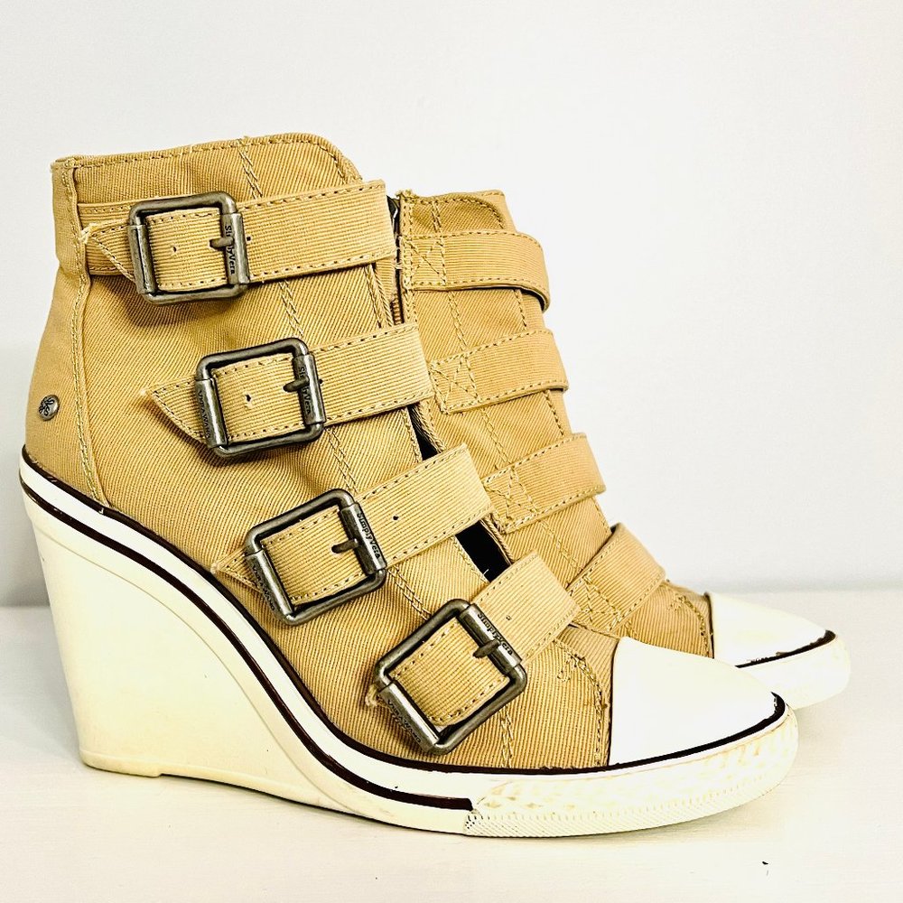 Simply Vera Vera Wang Tan Wedge Canvas Sneaker- 7M New Without Box